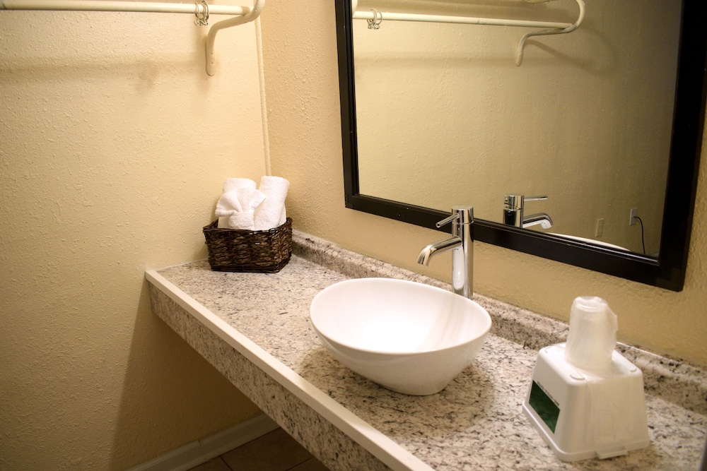 Red Carpet Inn Battleboro - photo 33