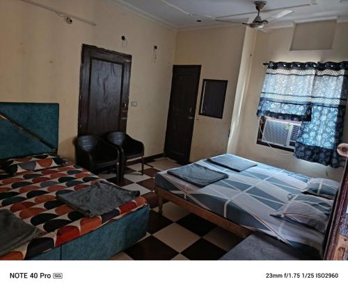 MJ Chawla Homestay double bed attached bathroom room