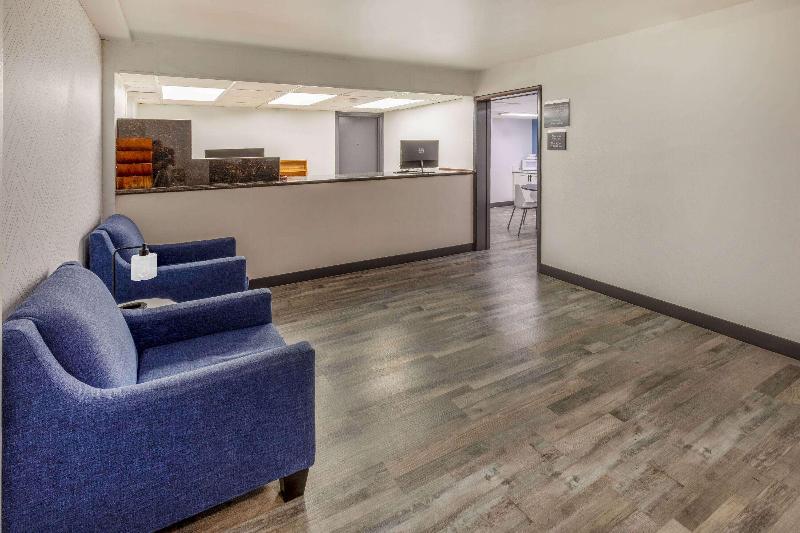 Baymont by Wyndham Laredo - photo 11
