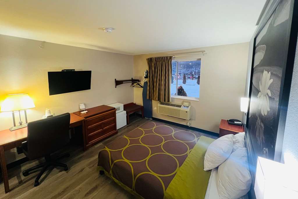 Super 8 by Wyndham Pittsburgh Monroeville - photo 40