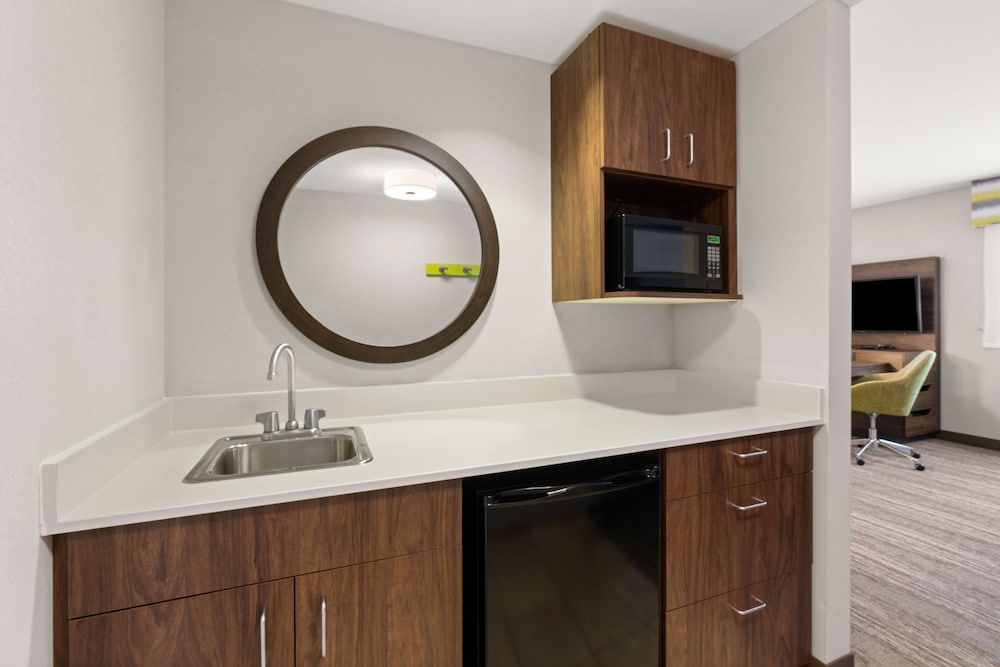 Hampton Inn & Suites Burlington - photo 16