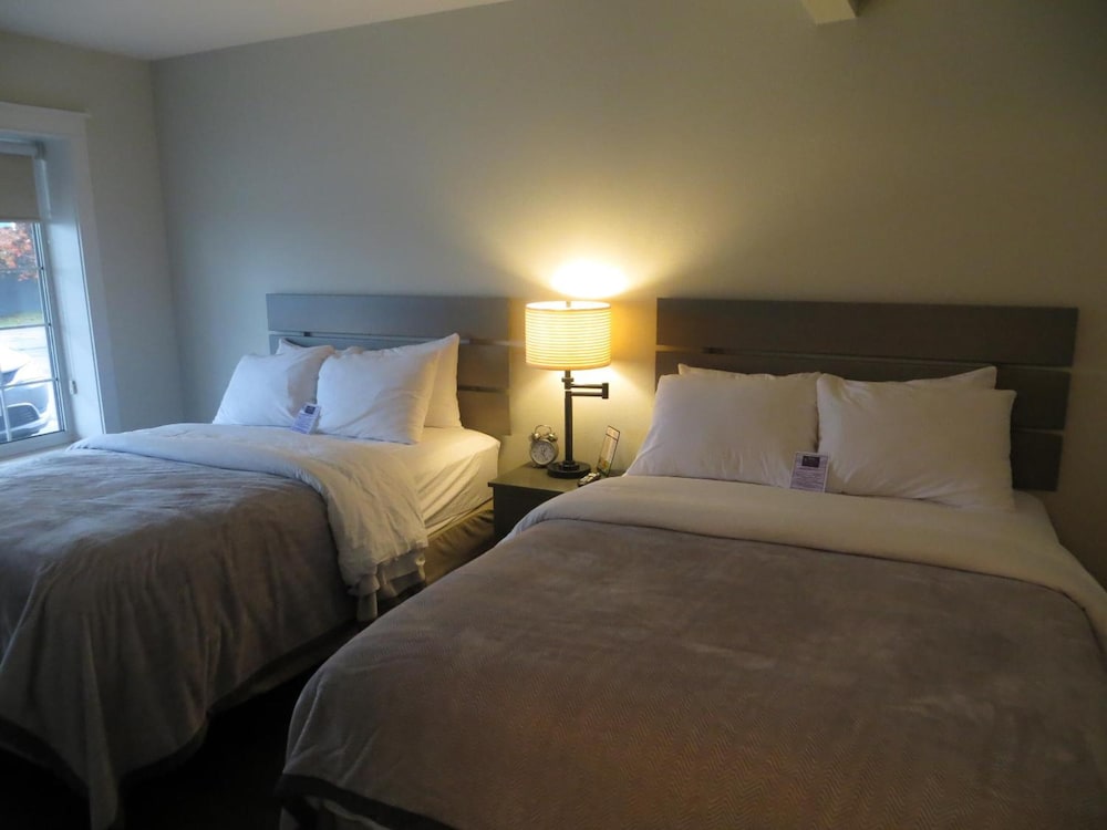Brio Beach Inn - photo 20