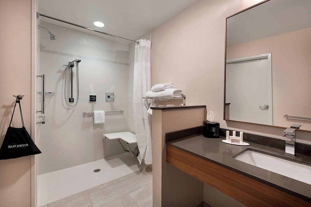 Fairfield Inn & Suites by Marriott Shelby - photo 18