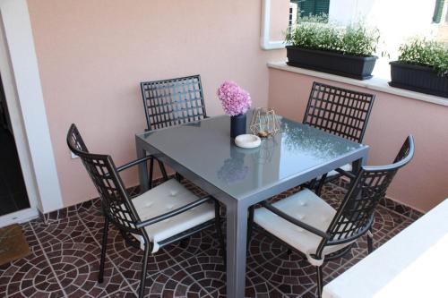 Studio apartment Laura — 4-Star Luxury Hotel in Murter, Croatia