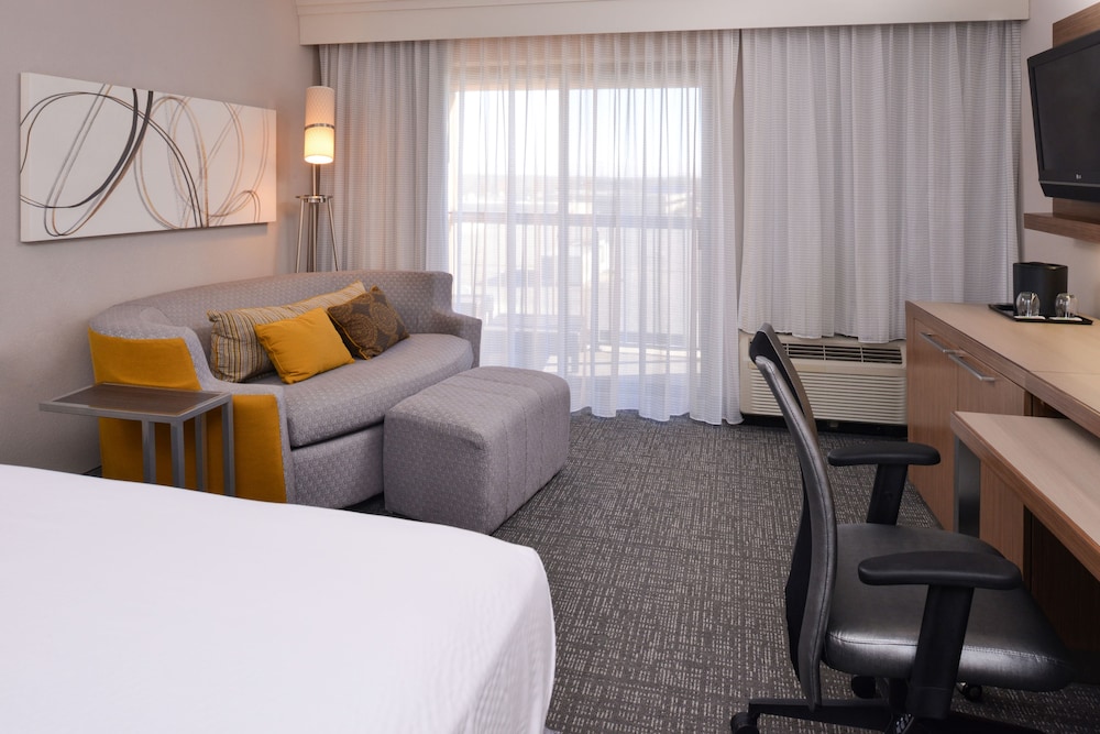 Country Inn & Suites by Radisson Brown Deer Milwaukee North - photo 7