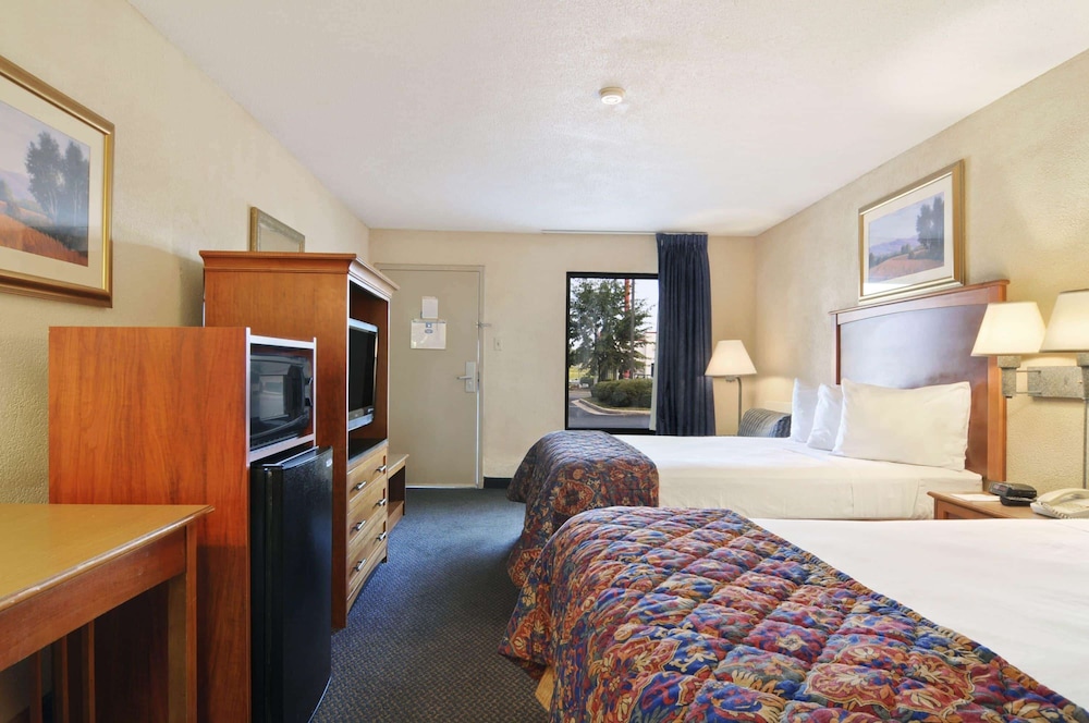 Baymont by Wyndham Macon I 75 - photo 12