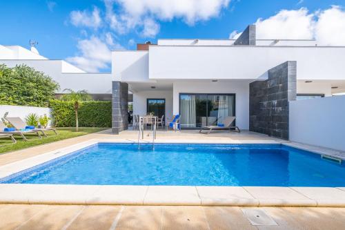 Villas Novochoro Small Garden by DreamvillasAlbufeira — 4-Star Luxury Hotel in Albufeira, Portugal