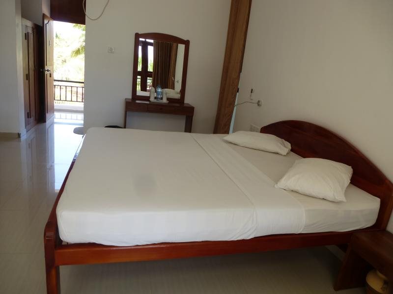 High Park Hotel - carbon neutral hotel in Trincomalee