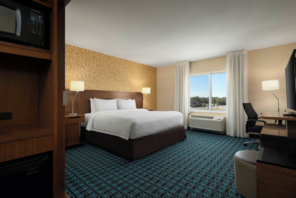 Fairfield Inn & Suites by Marriott London - photo 14