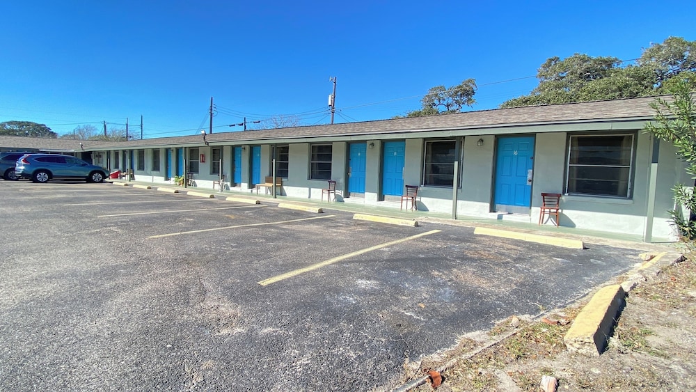 Tropic Motel - photo 29