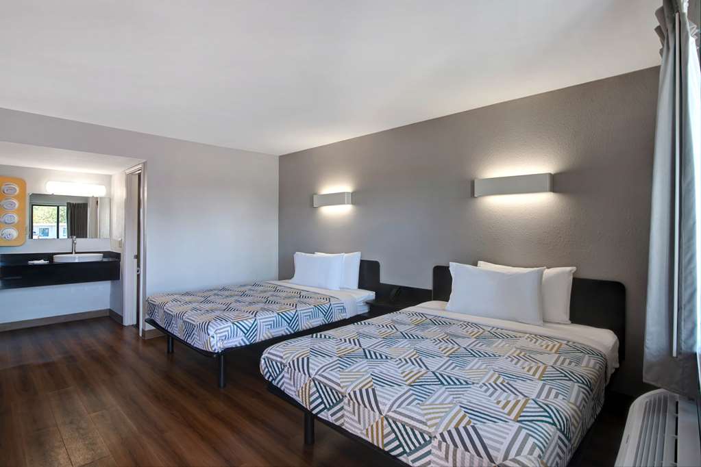 Motel 6 Sulphur Springs TX - photo 15