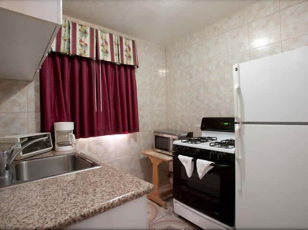 Palace Inn Oxnard - photo 33