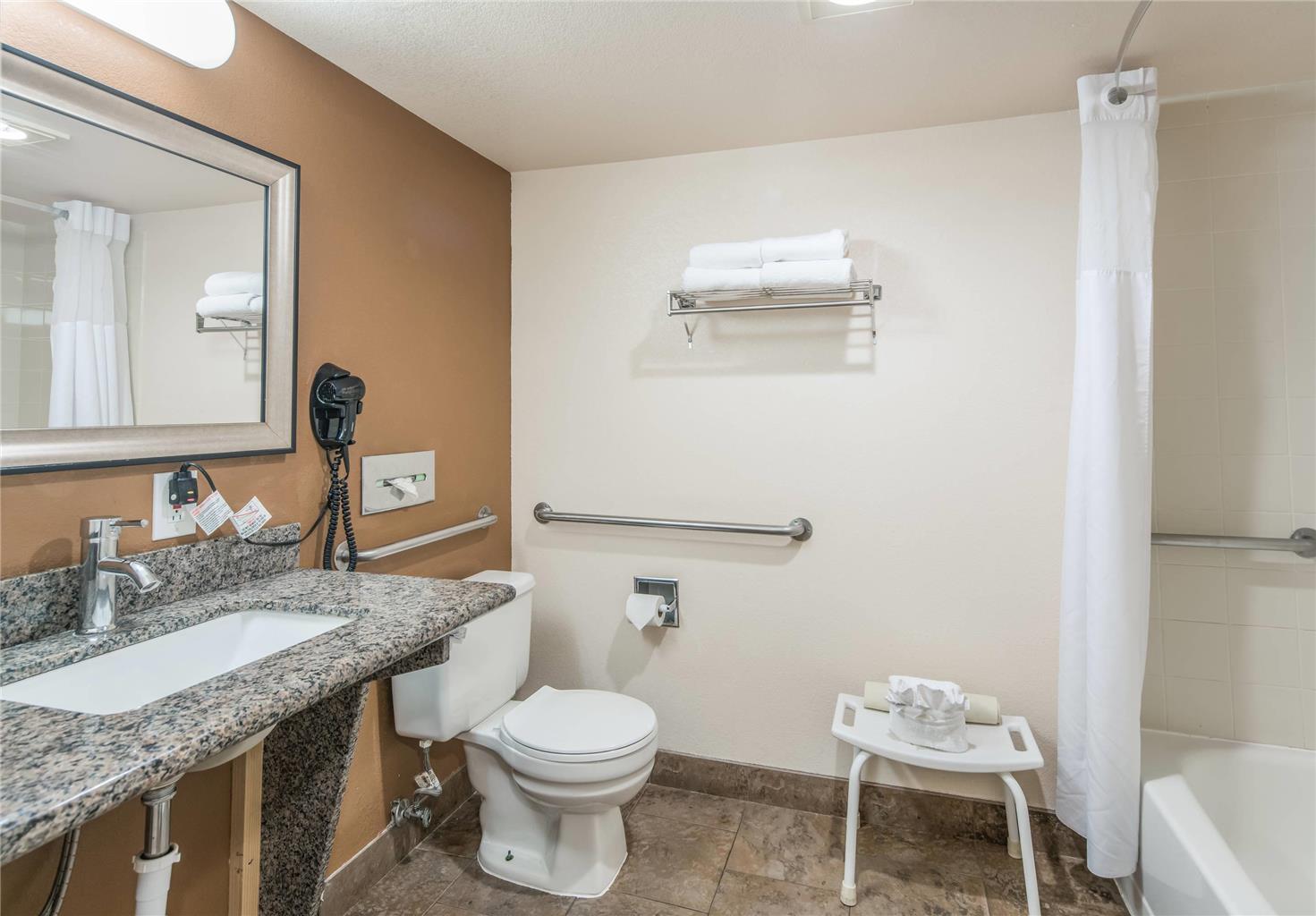 Quality Inn & Suites Downtown Walla Walla - photo 12