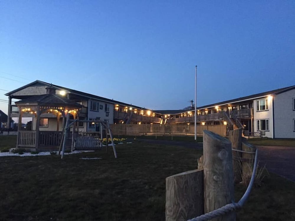 Mariner’s Point Resort in Falmouth, United States