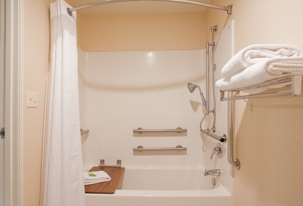 Holiday Inn Express Hotel & Suites Beatrice by IHG - photo 72