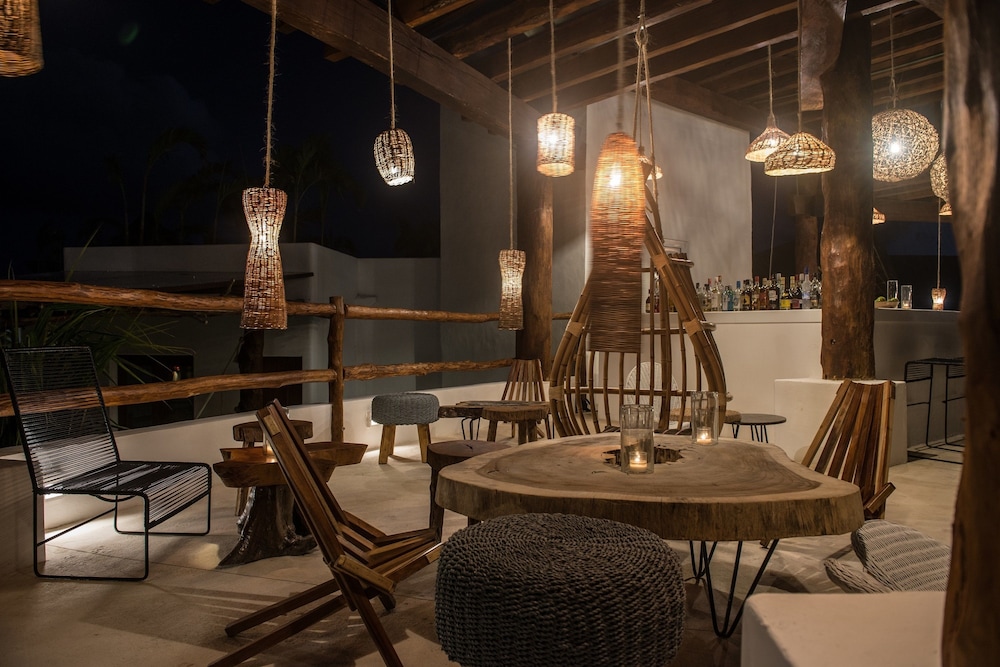 Poolside bar