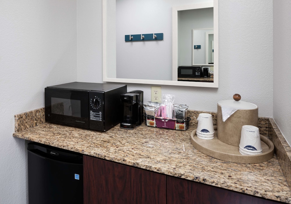 Hampton Inn Austin Round Rock - photo 7