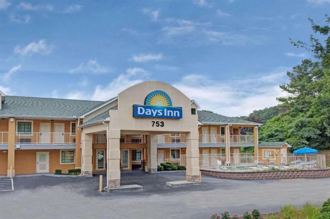 Days Inn by Wyndham Marietta White Water in Marietta, United States