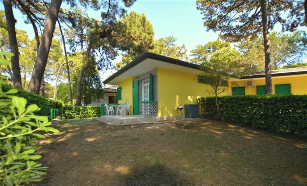 Lignano Pineta nice villa — 4-Star Luxury Hotel in Lignano Sabbiadoro, Italy