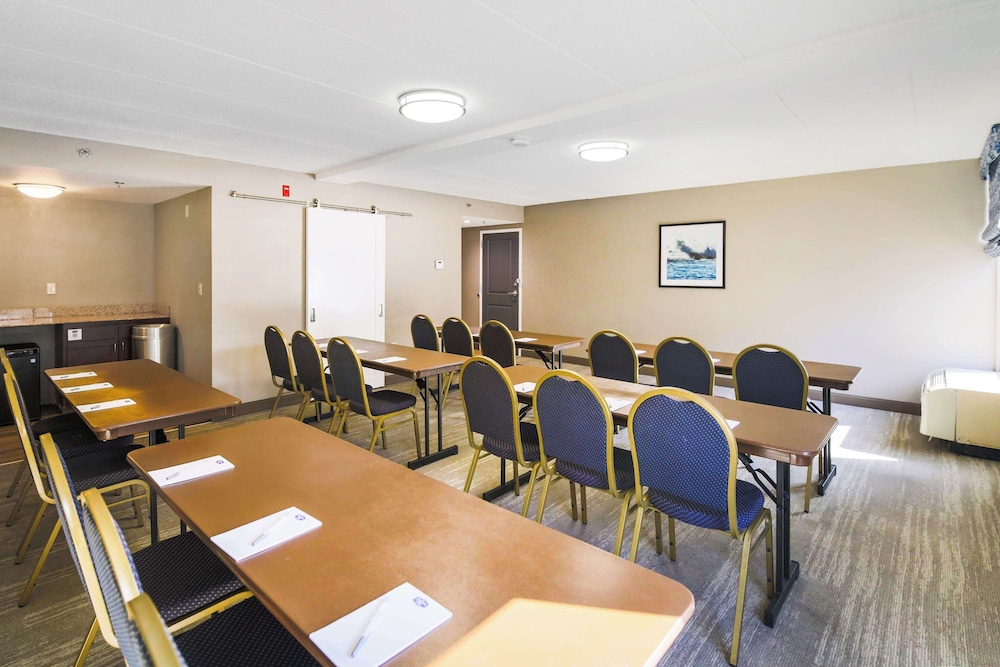 Hampton Inn Fall River Westport - photo 53