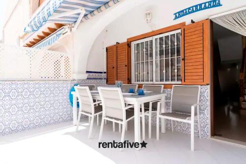 Rentafive Bungalo Terraza Parking in Santa Pola, Spain