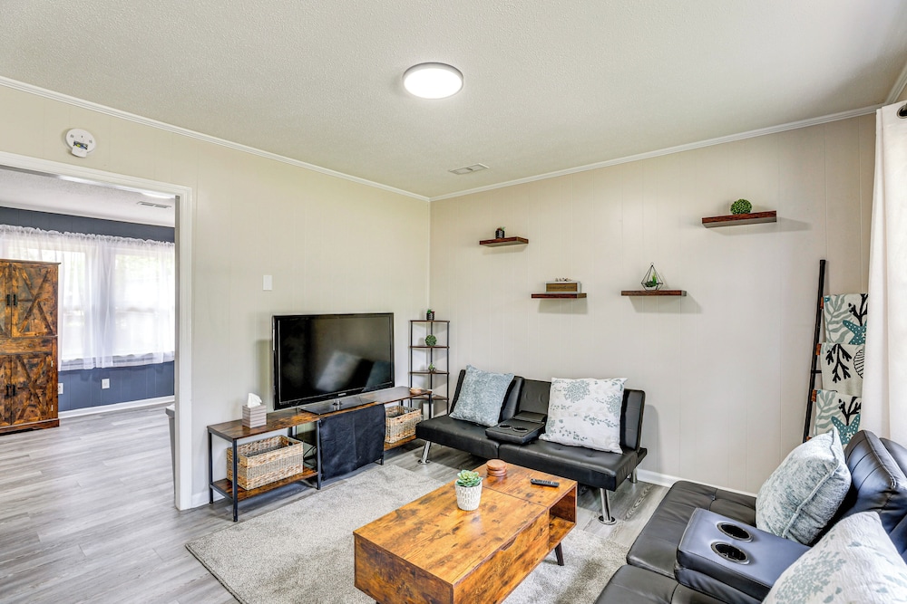 5 Mi to Dtwn Walterboro: Grill Game & More in Walterboro, United States