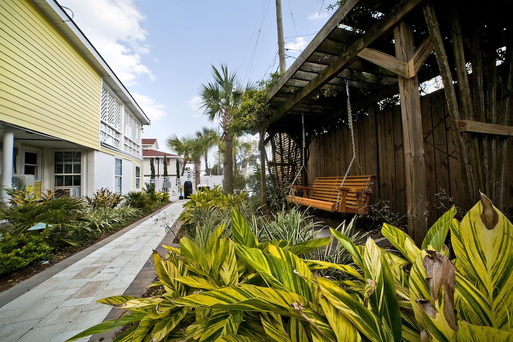 Georgianne Inn & Suites - photo 3