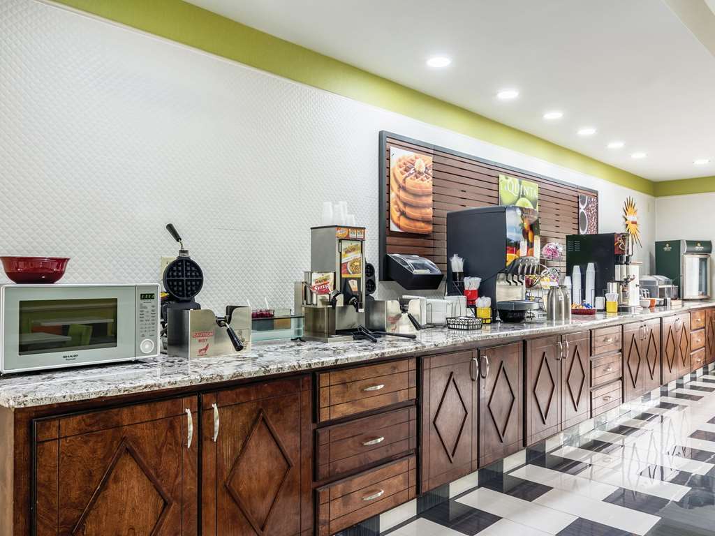La Quinta Inn & Suites by Wyndham Prattville - photo 51