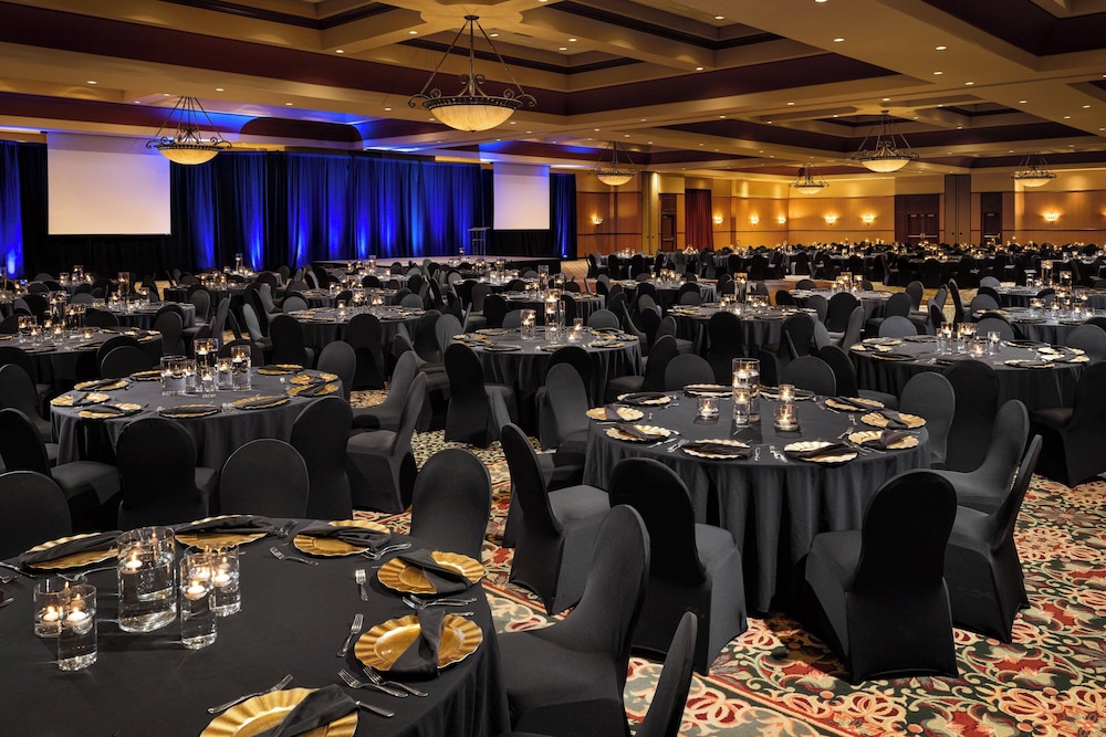 Renaissance Tulsa Hotel & Convention Center - photo 30