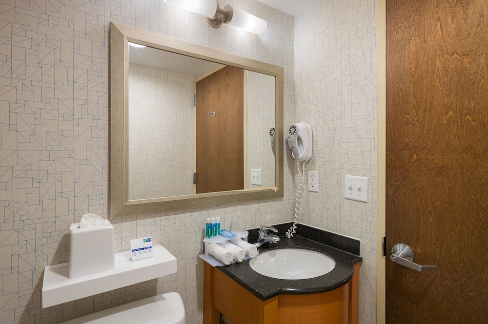 Holiday Inn Express New York City Times Square by IHG - photo 15