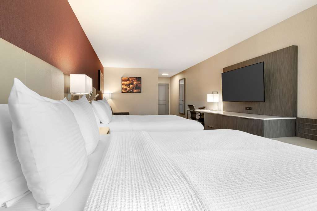 Best Western Plus Temecula Wine Country Hotel &Suites - photo 29