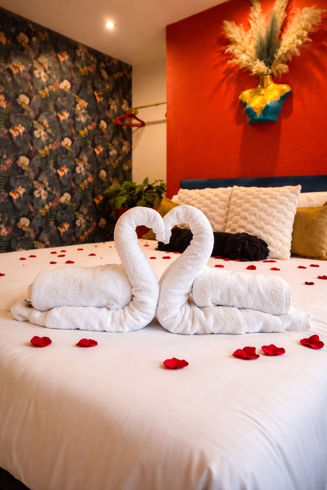The Bunkhouse — 4-Star Luxury Hotel in South Shields, United Kingdom