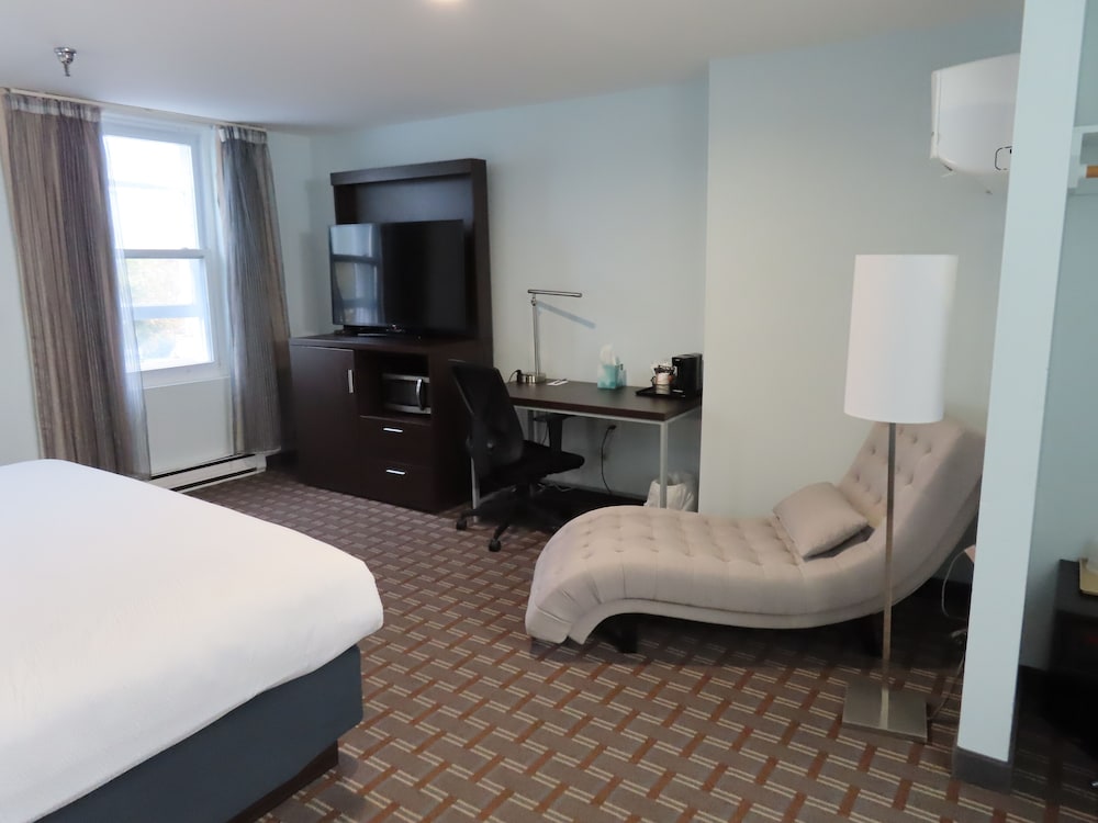 St. Charles Hotel - photo 21