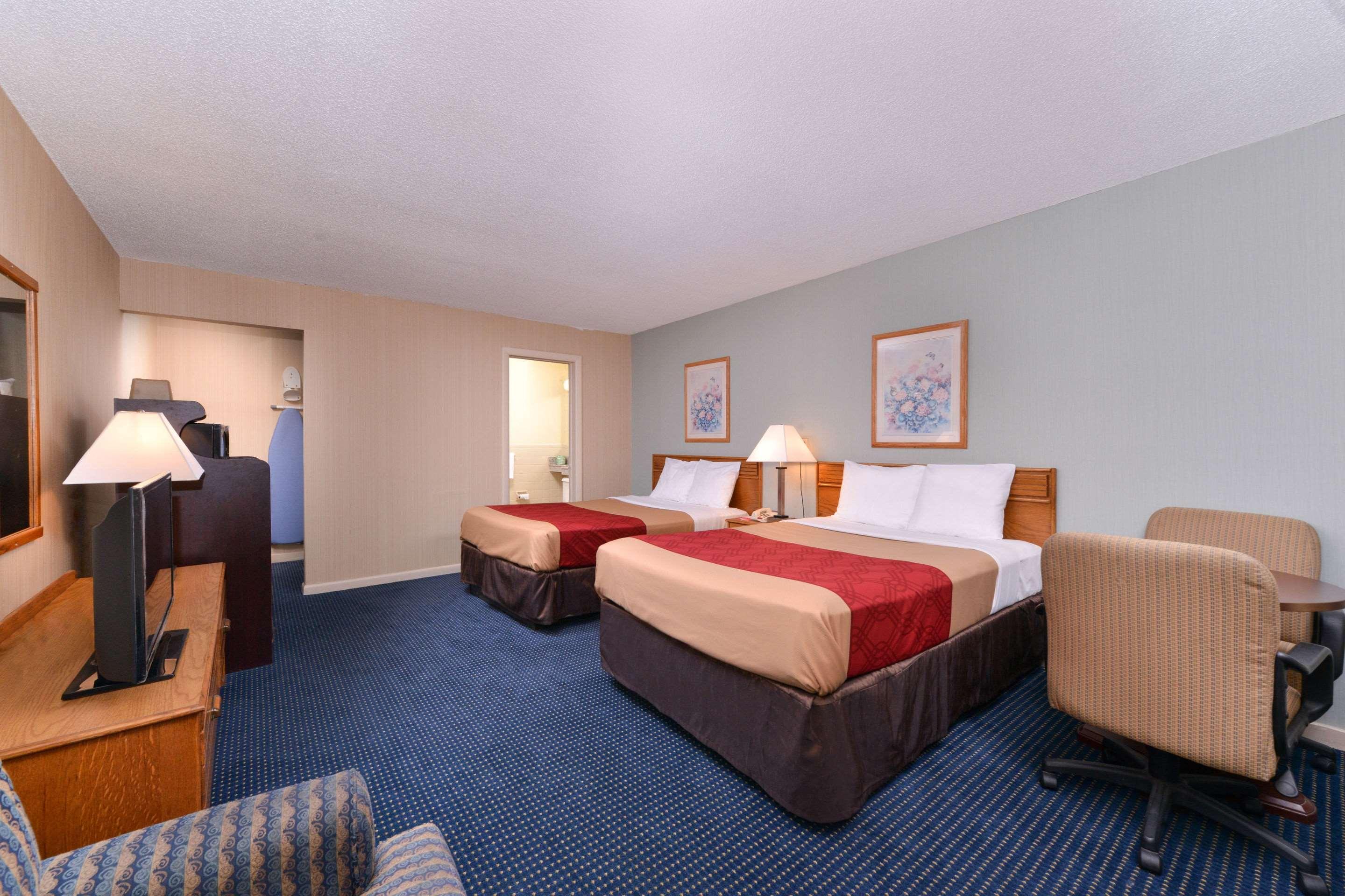 Economy Inn East Hartford CT - photo 9