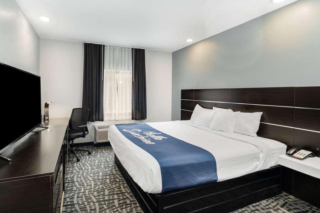 Days Inn & Suites by Wyndham Horn Lake Memphis Graceland - photo 28