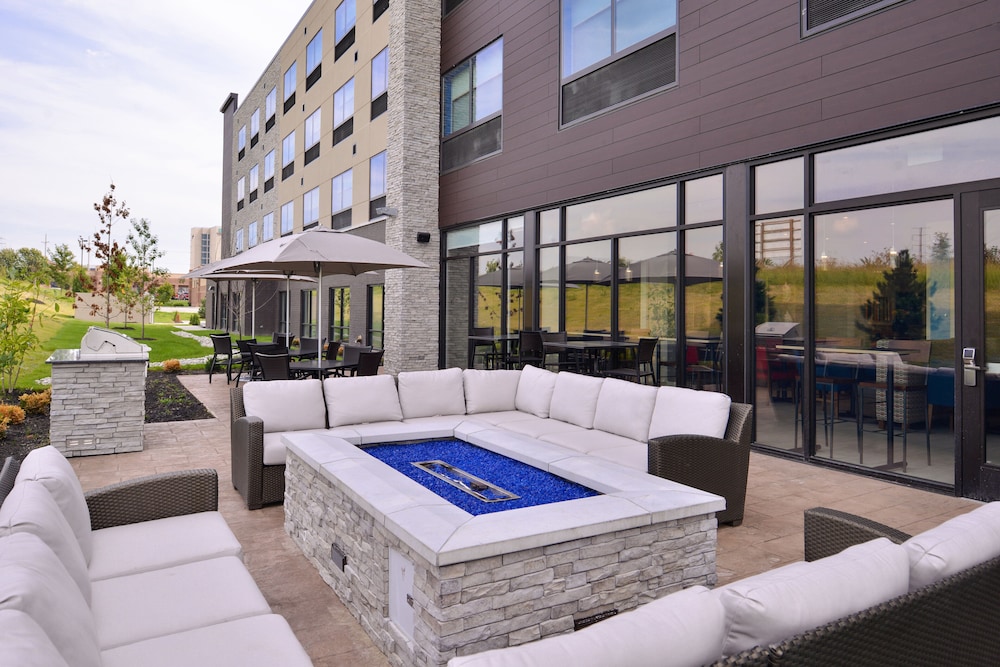 Holiday Inn Express & Suites Olathe West by IHG - photo 24