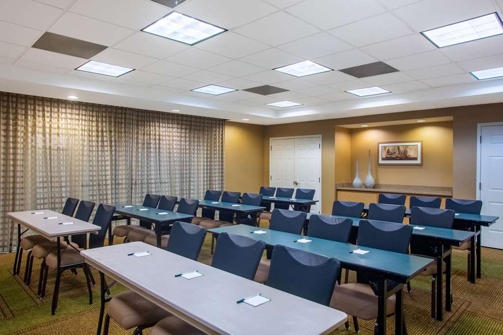 La Quinta Inn & Suites by Wyndham Charlotte Airport South - photo 23