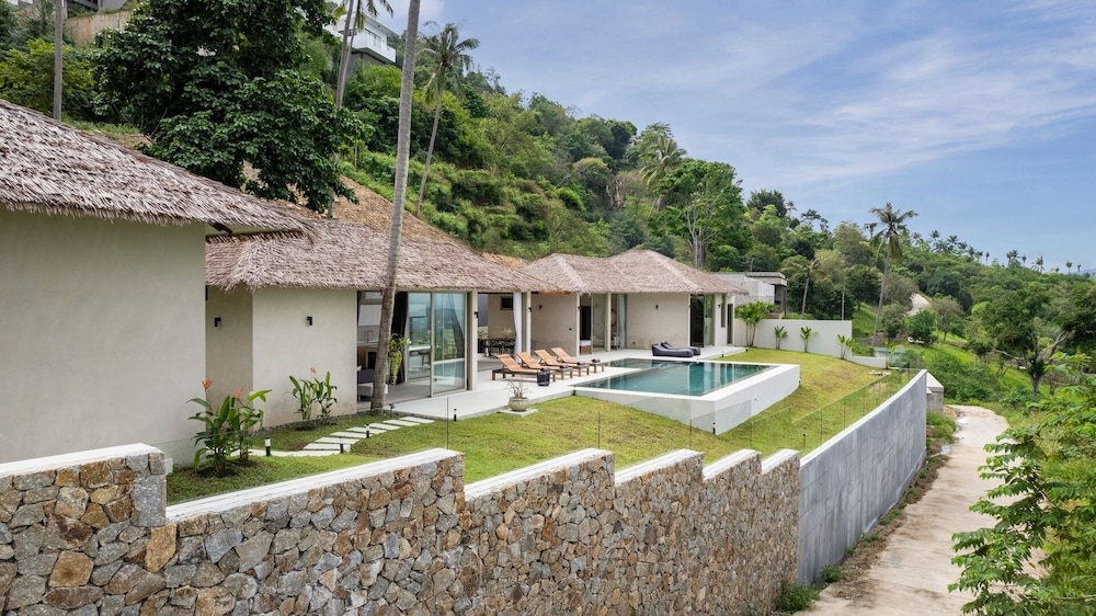 Lilly Belle — 4-Star Luxury Hotel in Koh Samui, Thailand