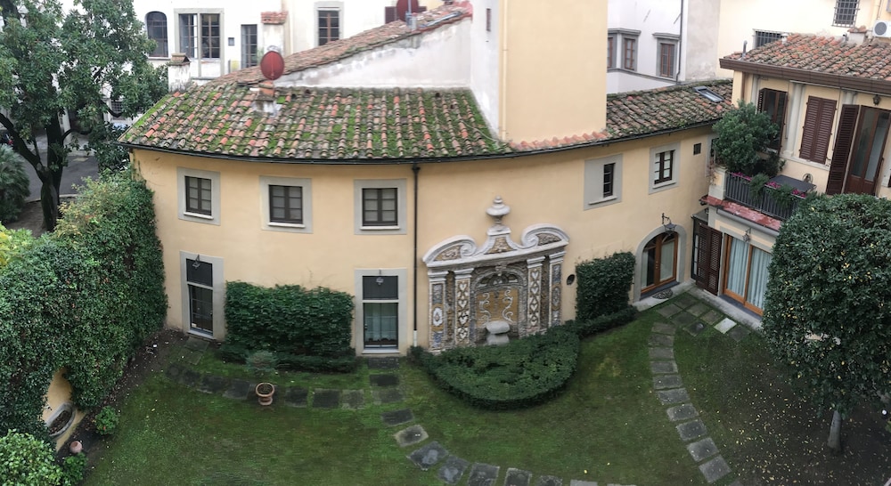 Cellini — 4-Star Luxury Hotel in Florence, Italy
