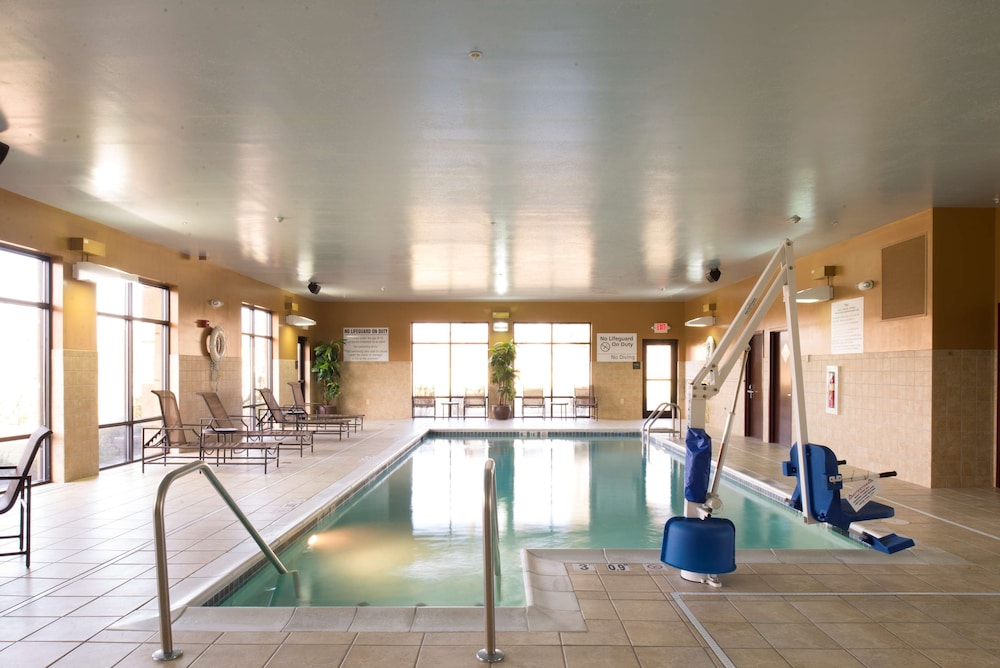 Hampton Inn & Suites Vineland - photo 22