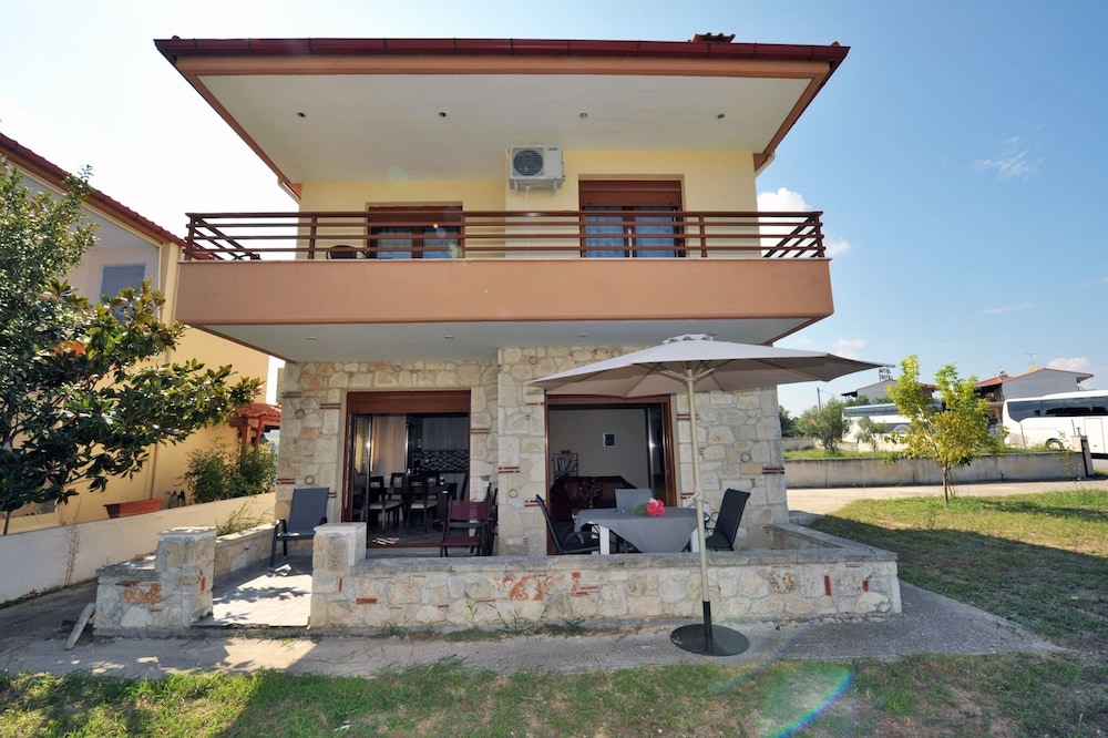 Marina Maisonette by TravelPro Services Kallithea Halkidiki in Kallithea, Greece