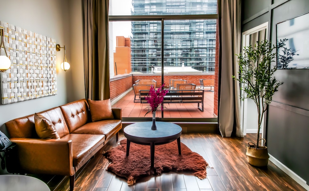 The Modernist Hotel - photo 21