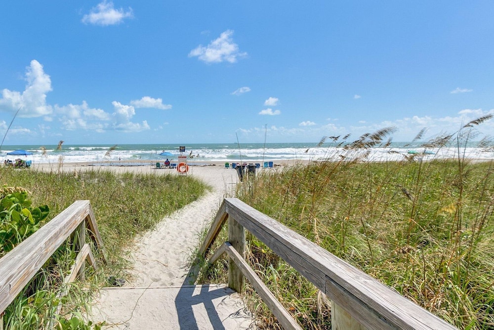 Penguins on the Beach Villas — 4-Star Luxury Hotel in Cocoa Beach, United States