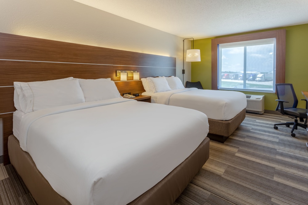Holiday Inn Express & Suites Vandalia by IHG - photo 6