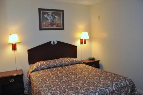 Merrimac Inn & Suites - photo 22