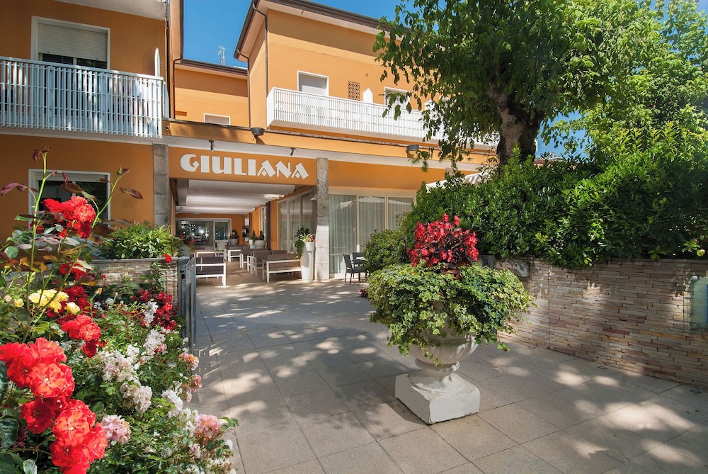 Hotel Giuliana - last minute hotel in Cervia