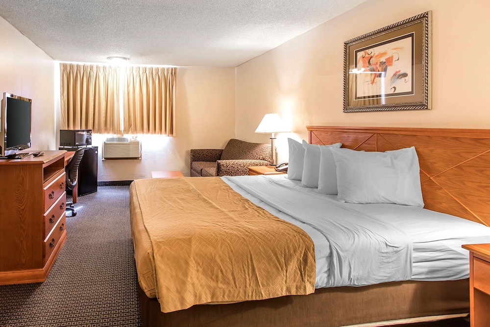 Brentwood Inn - photo 22
