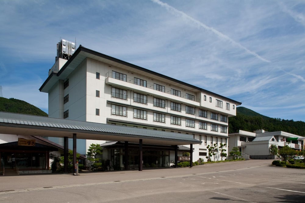 Hotel Gujohachiman - carbon neutral hotel in Gujo