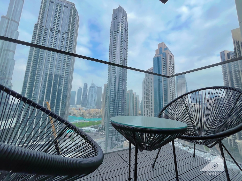 Burj Crown Luxury 2 Bedroom with Balcony — 4-Star Luxury Hotel in Dubai, United Arab Emirates