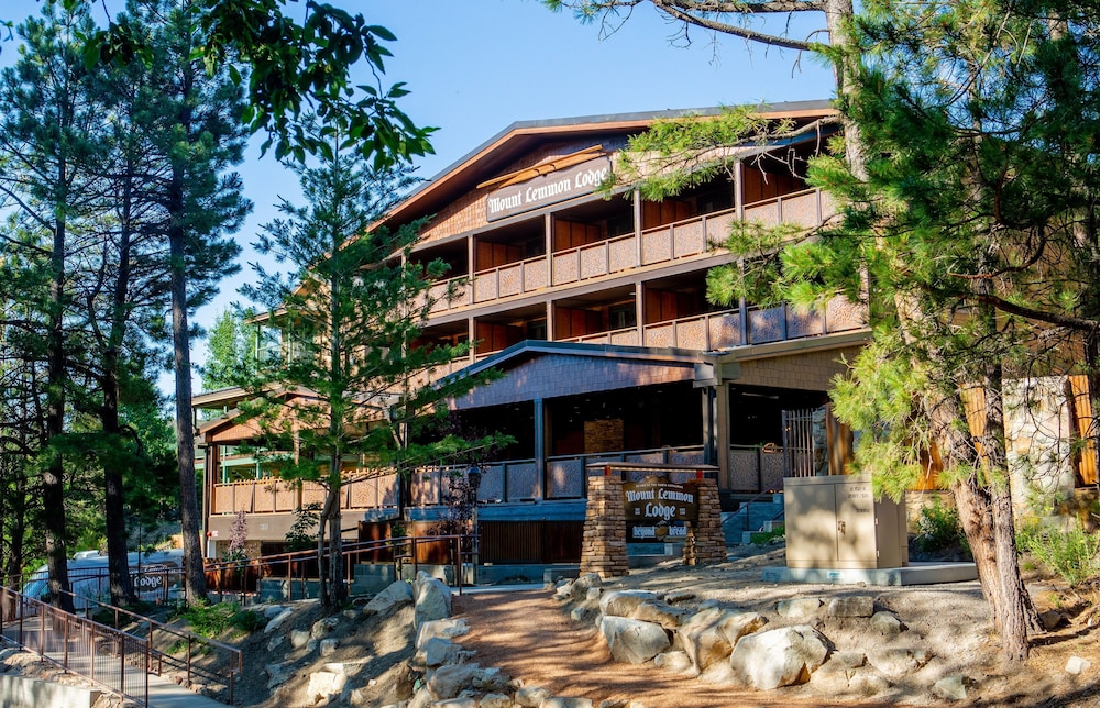 Mount Lemmon Lodge — 4-Star Luxury Hotel in Loma Linda, United States